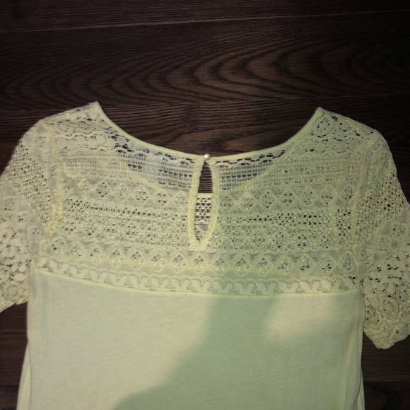 Forever 21 Light Yellow Top - Picture 3 of 3